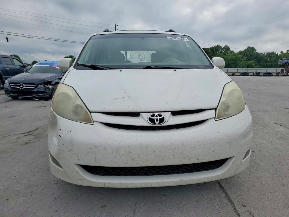 2006 Toyota Sienna xle 7 Passenger