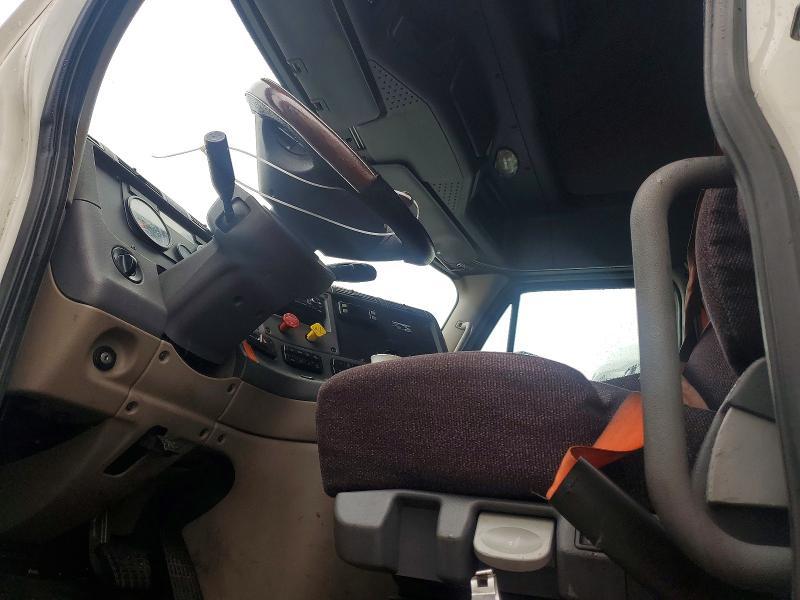 2016 Freigliner 2016 Freightliner Cascadia 125 Semi Truck