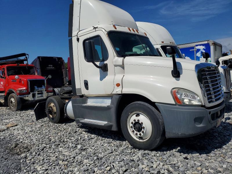 2016 Freightliner Cascadia 125 Semi Truck