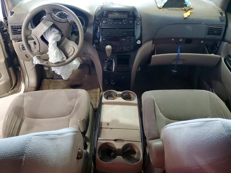 2004 Toyota Siena