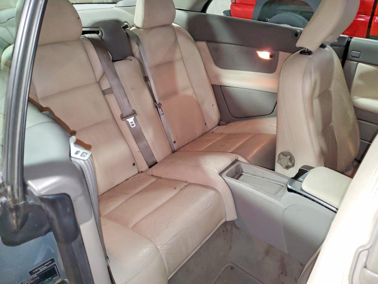 2010 Volvo C70 T5