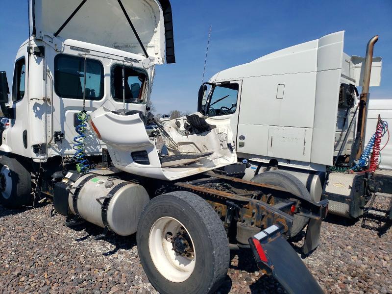 2015 Freigliner 2015 Freightliner Cascadia Semi Truck