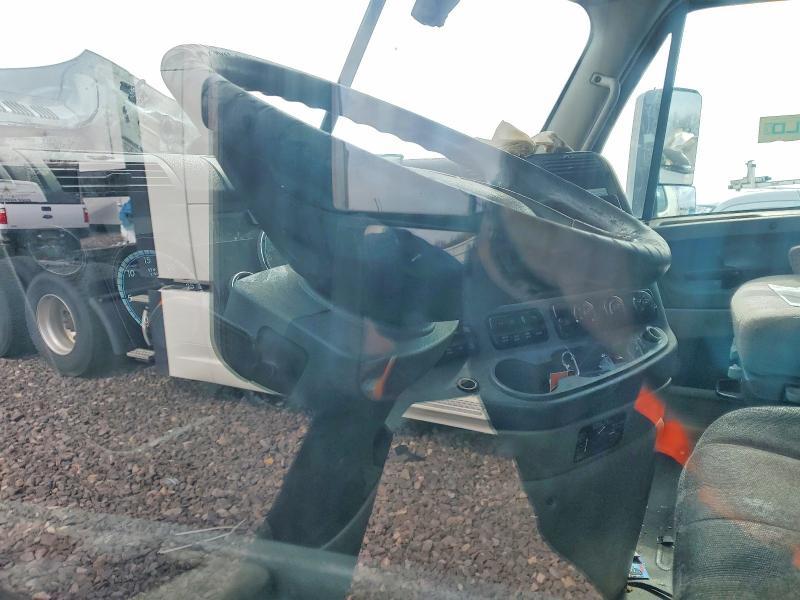 2017 Freigliner 2017 Freightliner Cascadia 1-Semi Truck