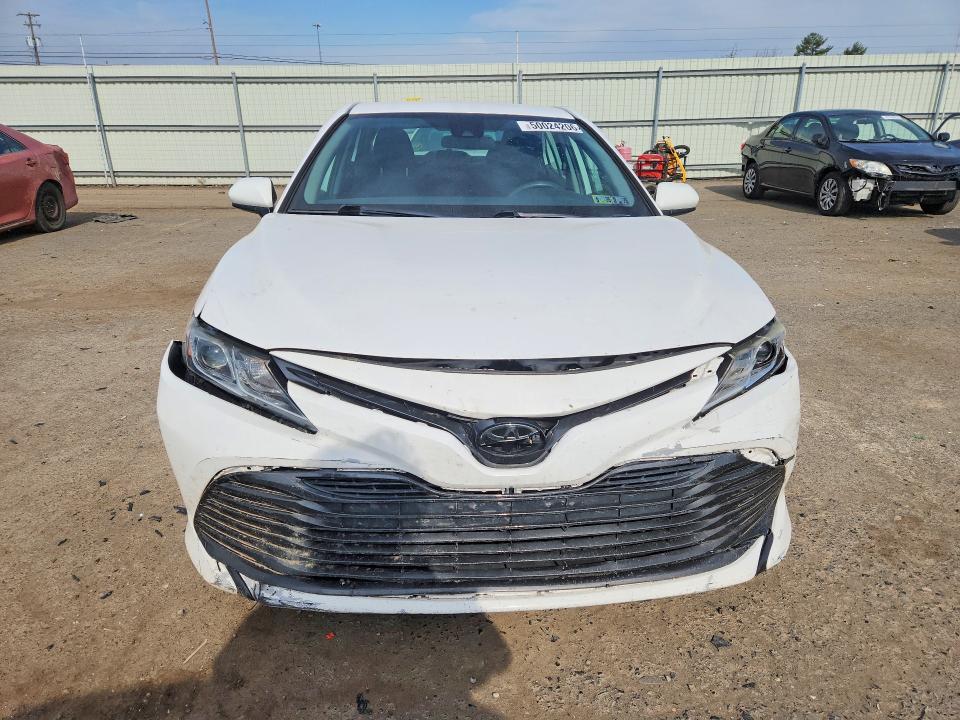 2019 Toyota Camry le