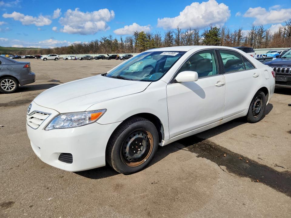 2011 Toyota Camry le