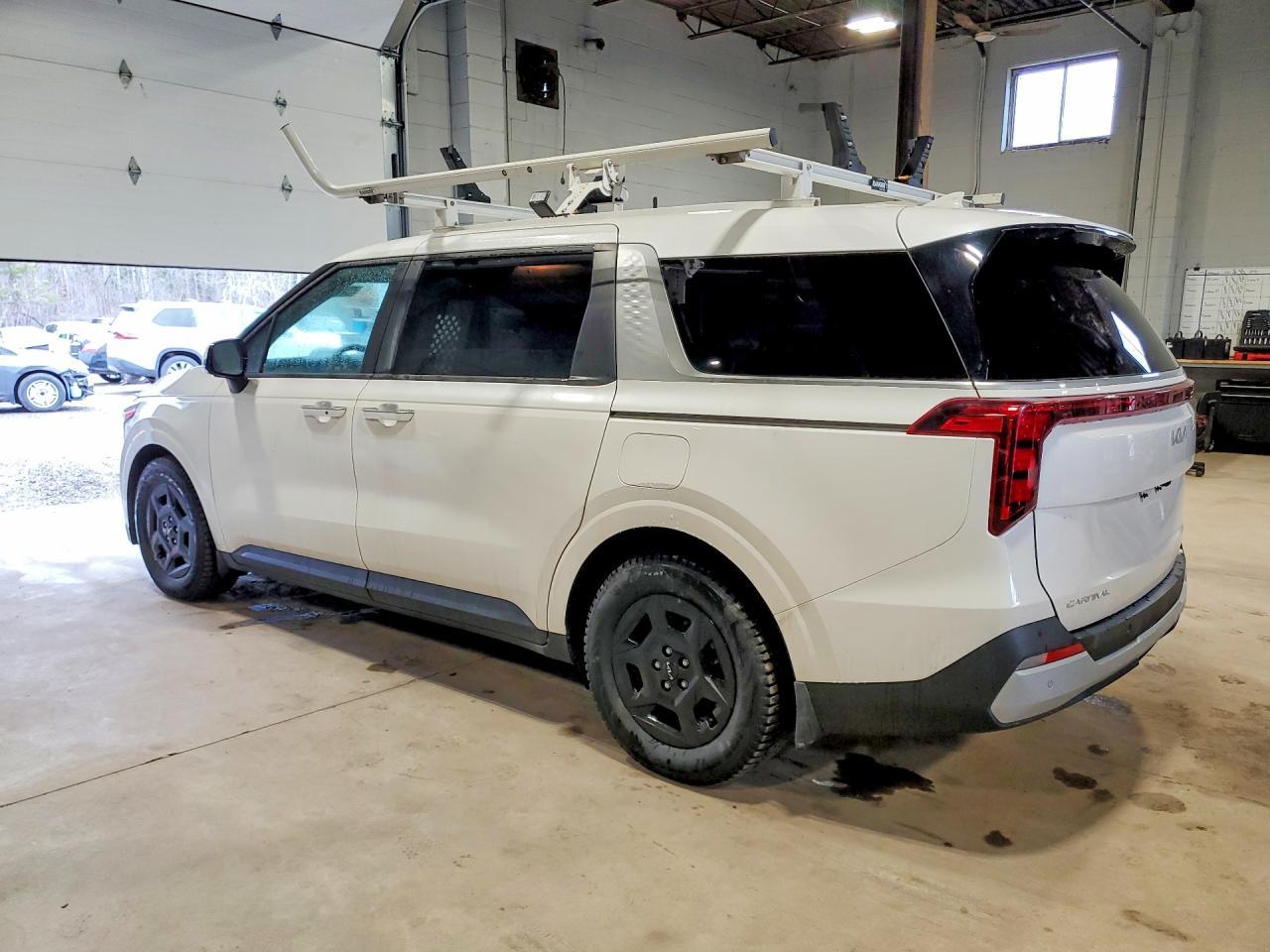 2025 KIA Carnival LX