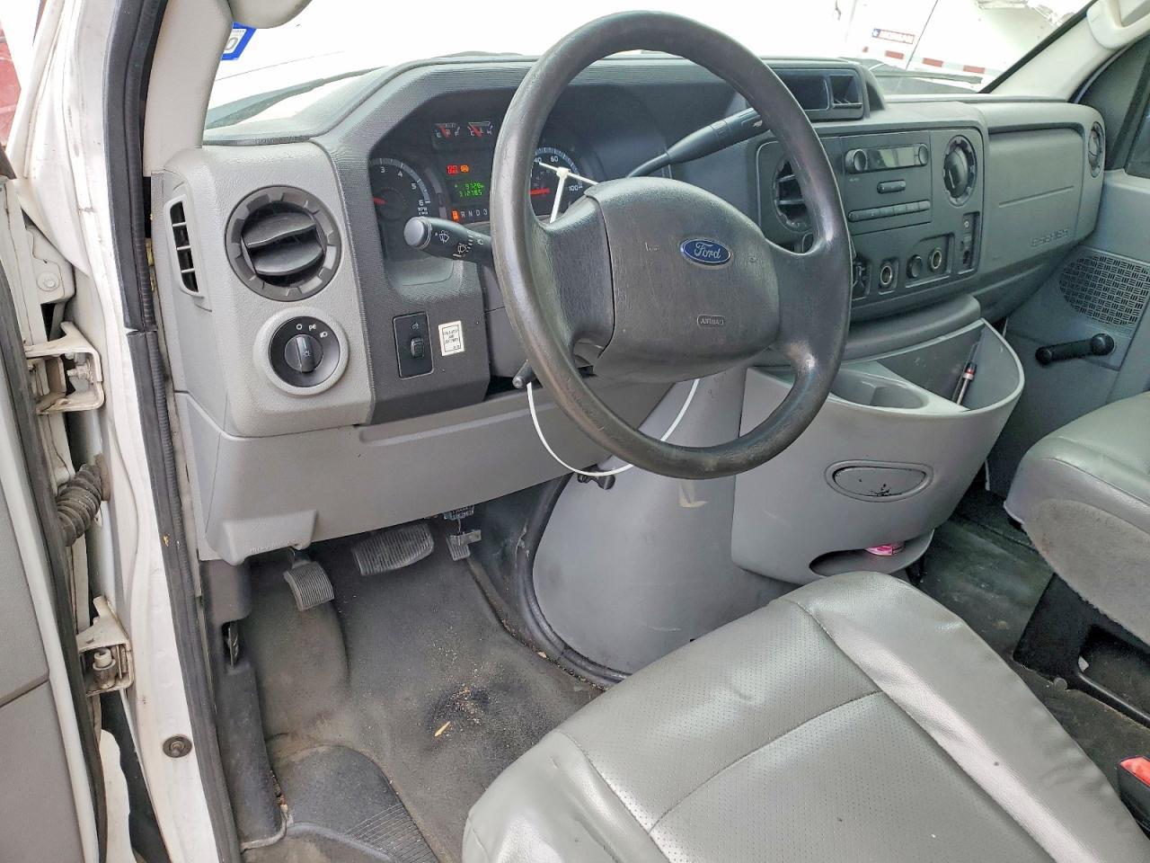 2014 Ford E350 BOX Truck