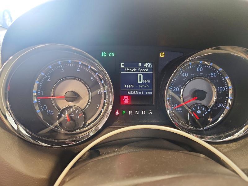 2014 Chrysler Town & Country Touring l