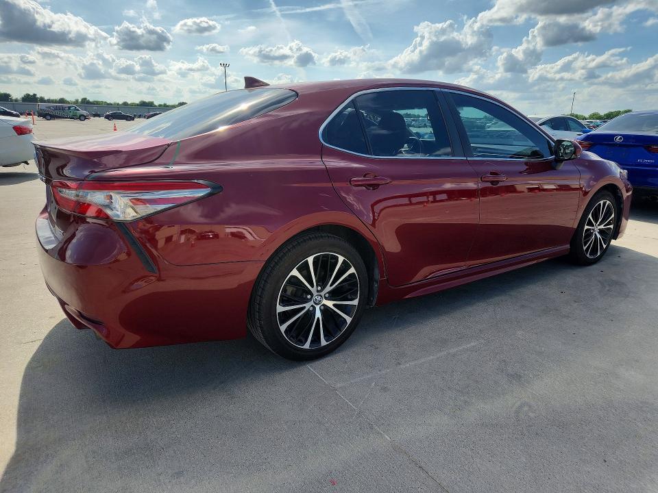 2018 Toyota Camry se