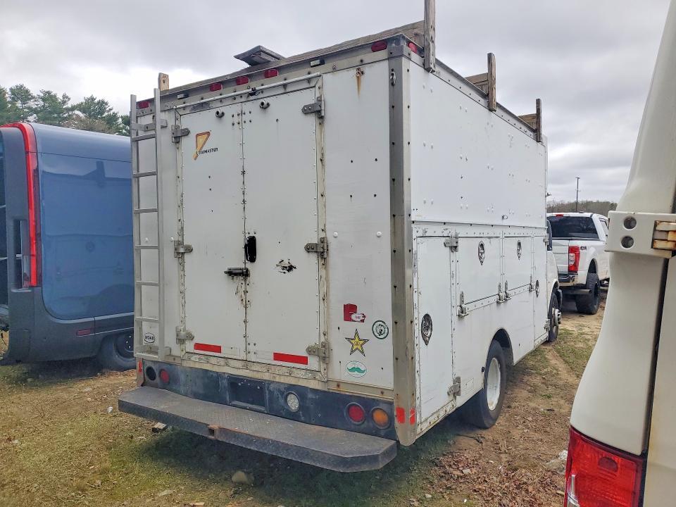 2004 GMC Savana Cutaway G3500