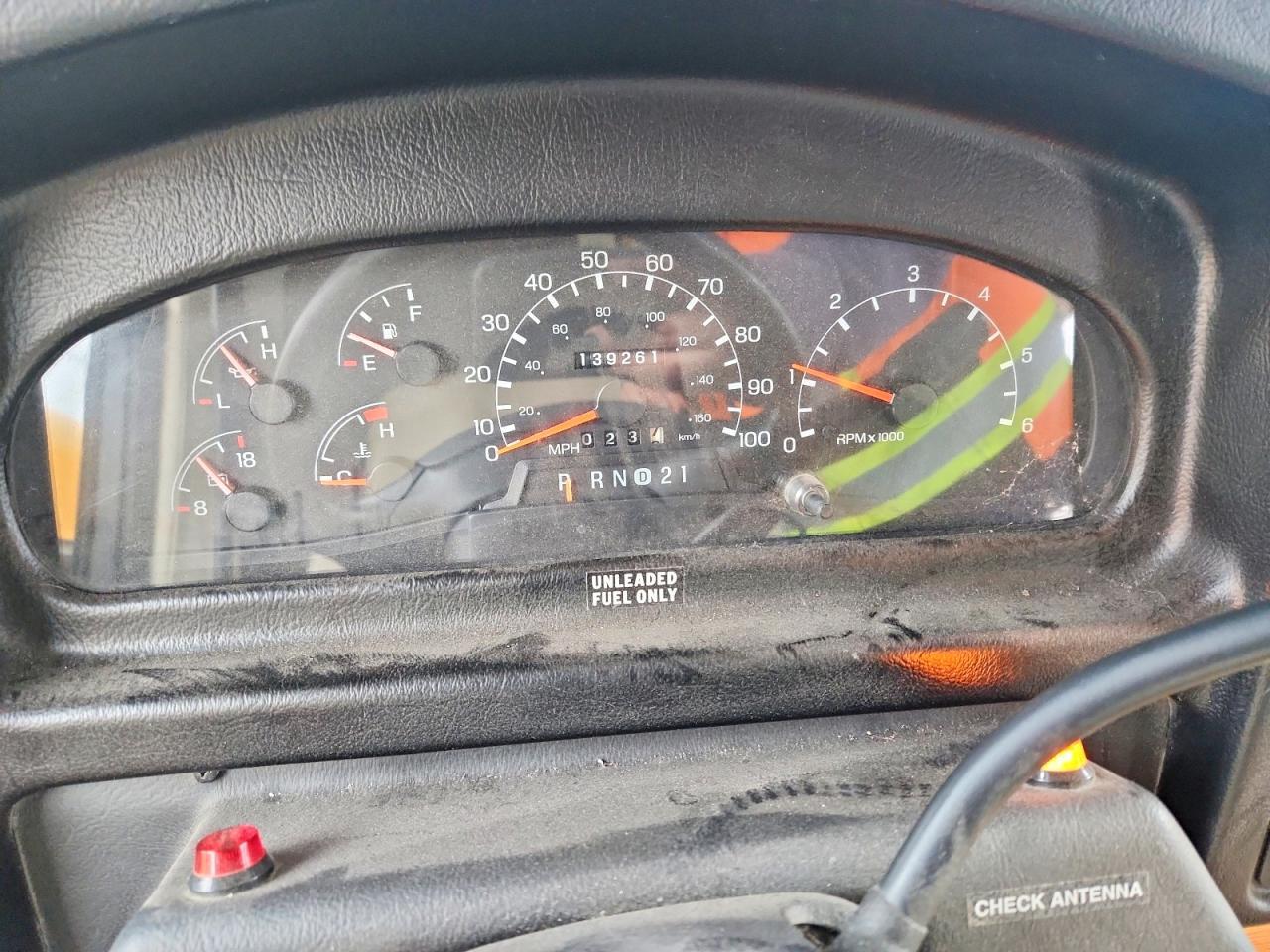 2001 Itasca Recreational Vehicle (RV)