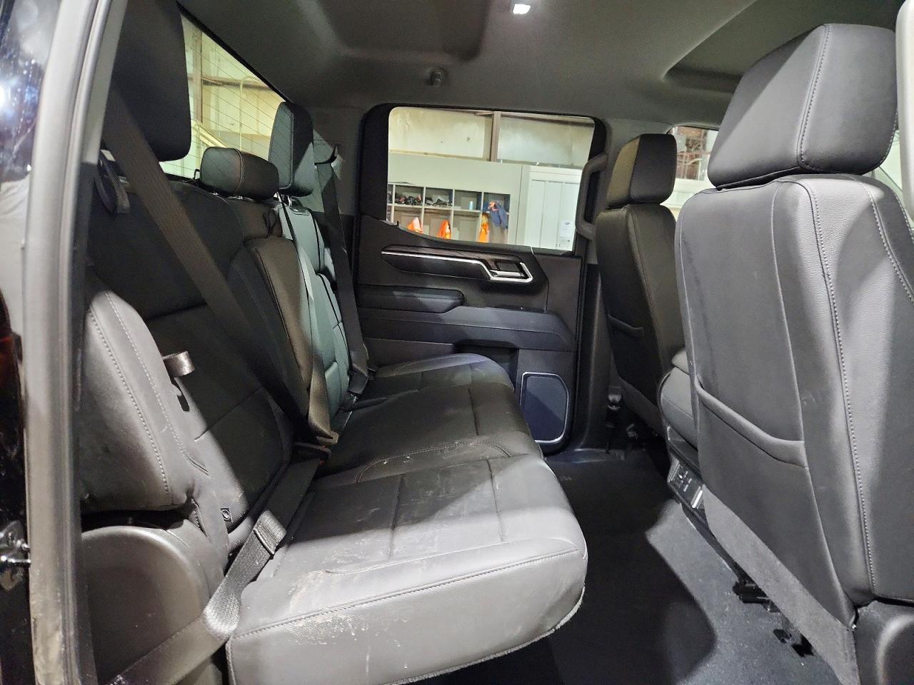 2025 GMC Sierra K1500 SLT