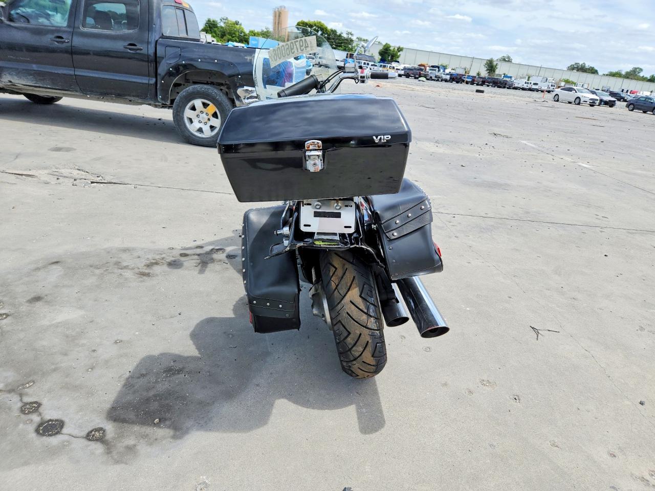 2005 Suzuki C90