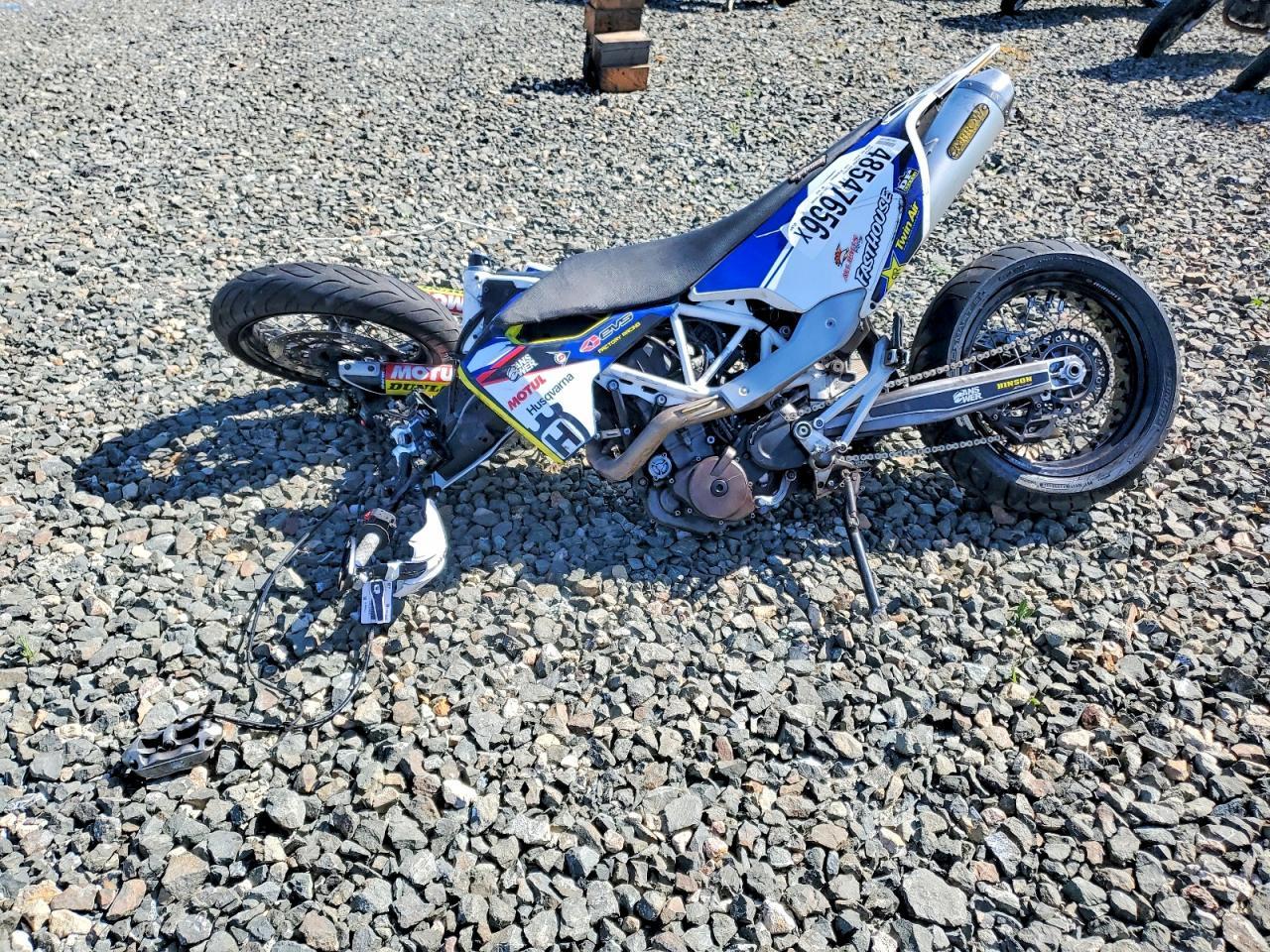 2016 Husqvarna Supermoto 701
