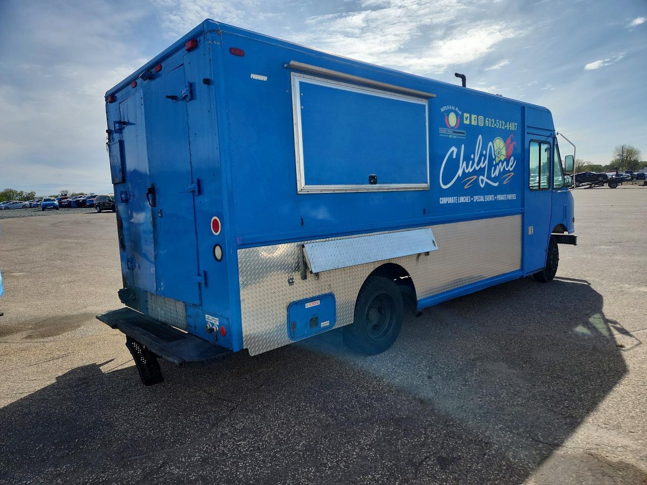 2006 Freightliner Chassis M Line WALK-IN Van