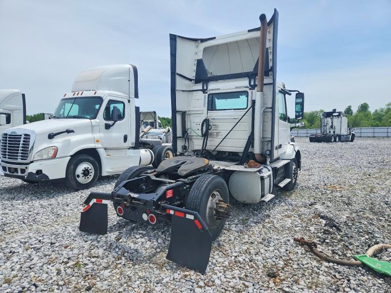 2017 Volvo VNL Semi Truck