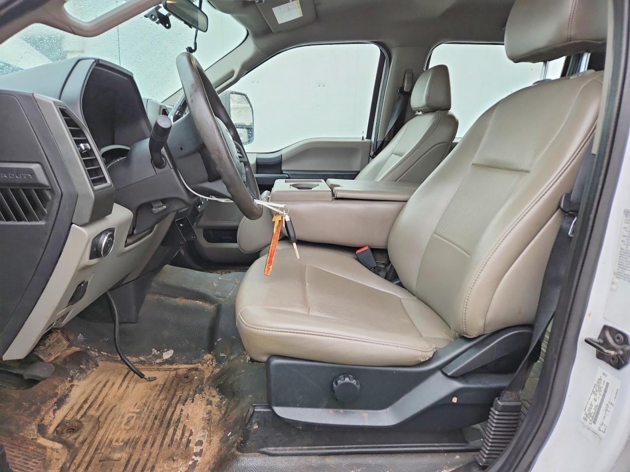 2020 Ford F450 Super Duty Flatbed Truck