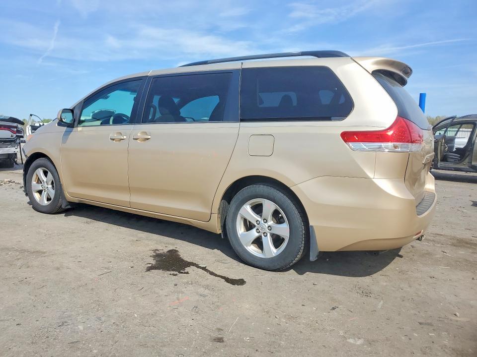 2013 Toyota Sienna le