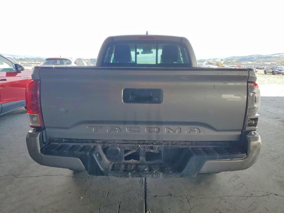 2017 Toyota Tacoma SR