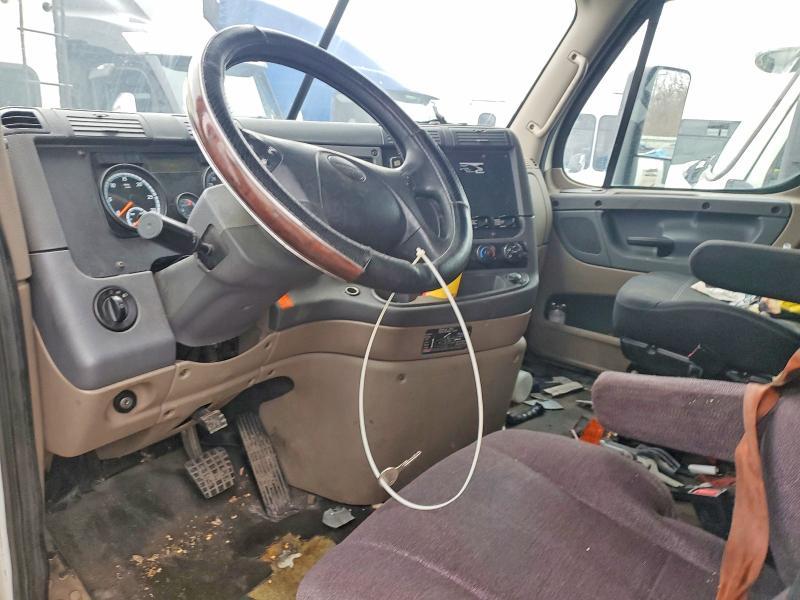 2016 Freigliner 2016 Freightliner Cascadia 125 Semi Truck