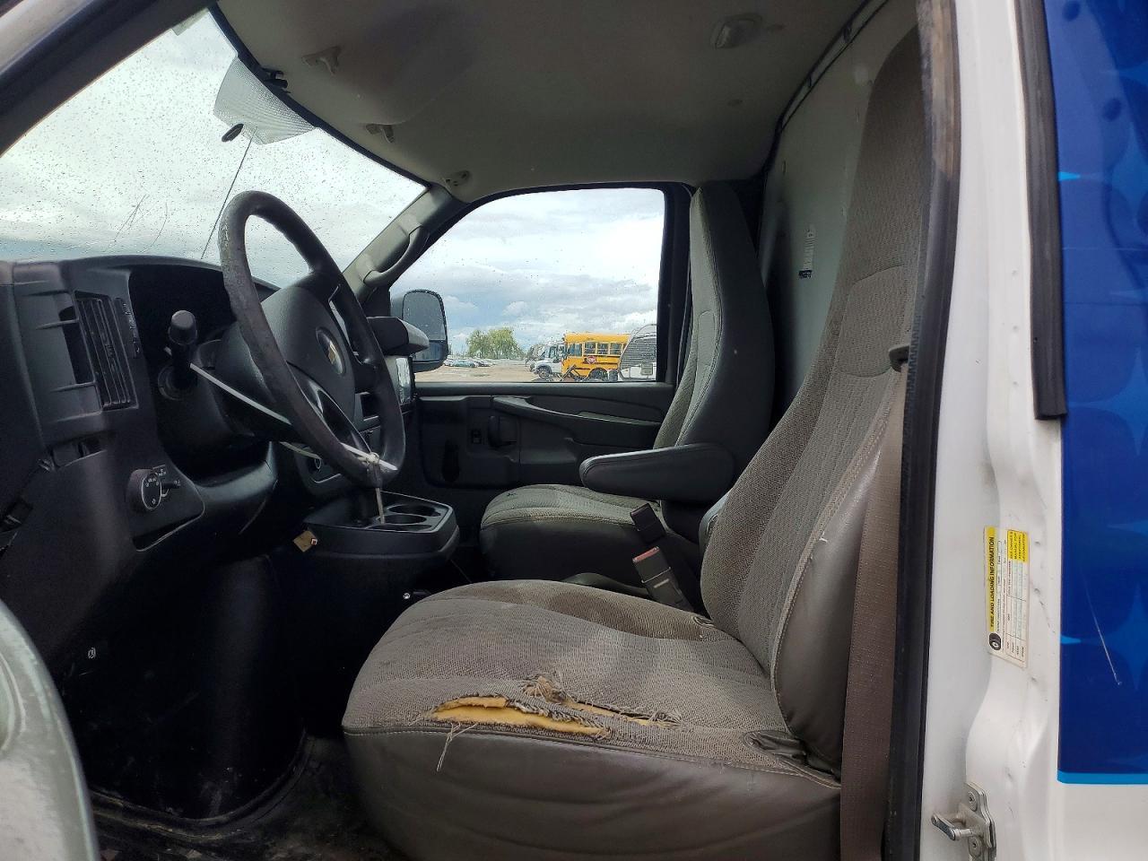 2015 Chev Rolet Express BOX Truck