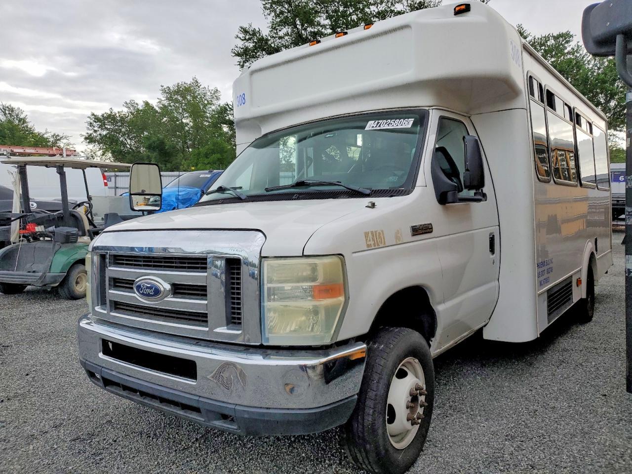 2016 Ford E450 Shuttle Bus