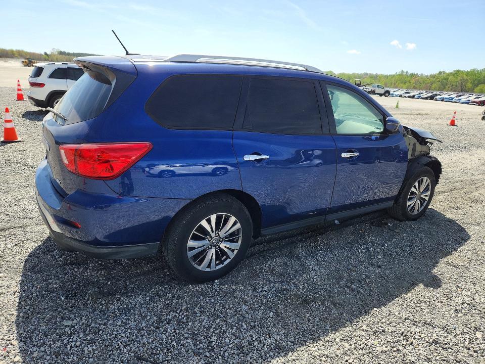 2018 Nissan Pathfinder sv