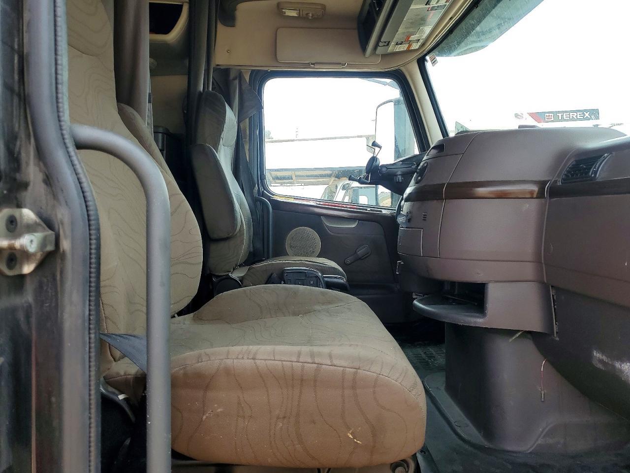 2016 Volvo VNL Semi Truck