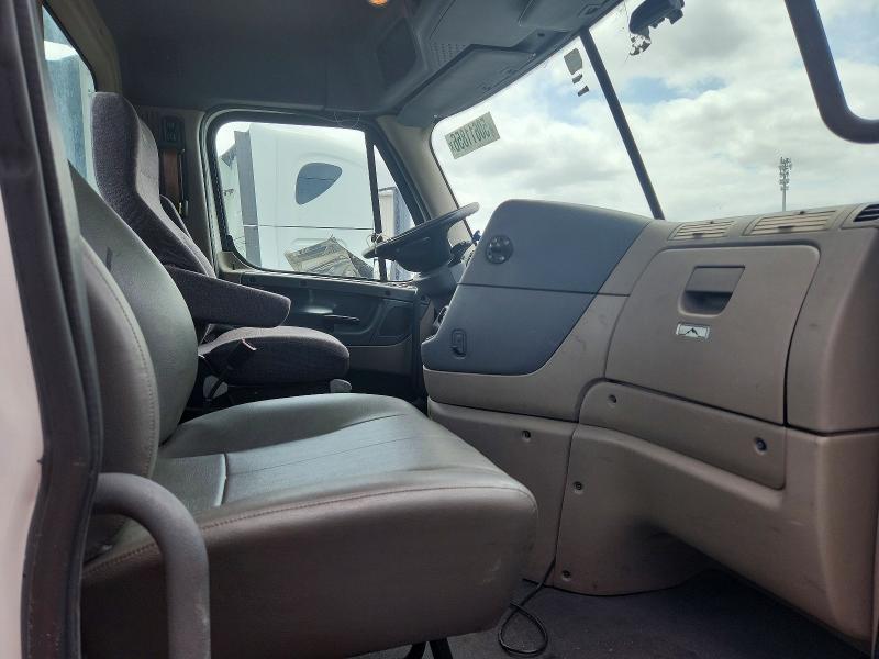 2016 Freightliner Cascadia 125 Semi Truck