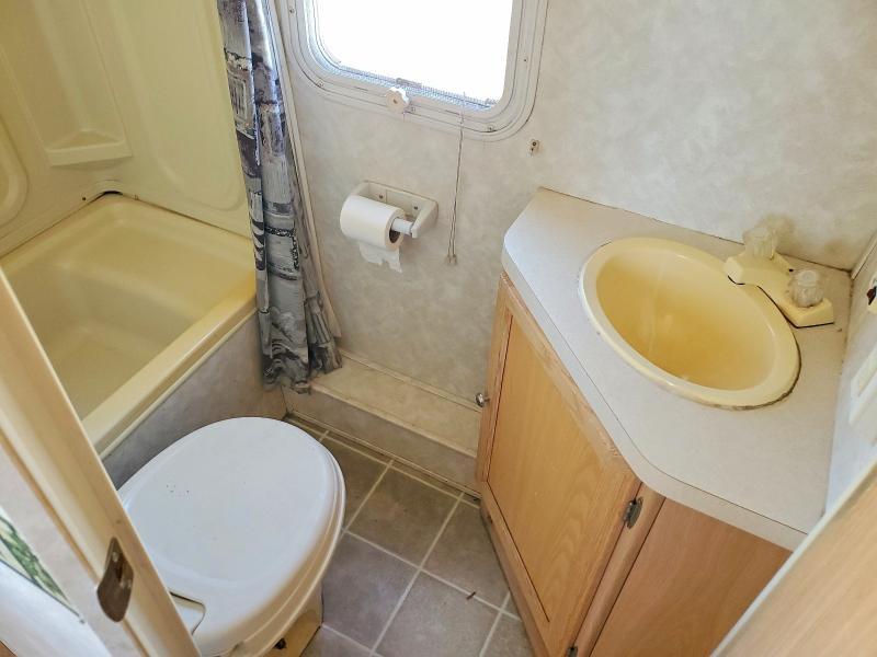 2004 Forest River Surveyor