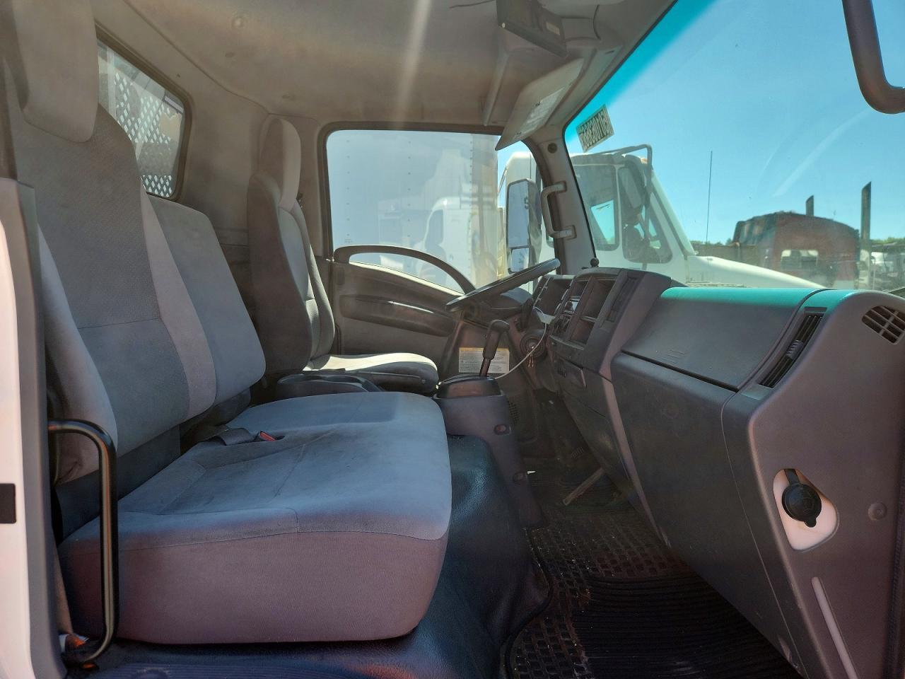 2017 Isuzu NRR