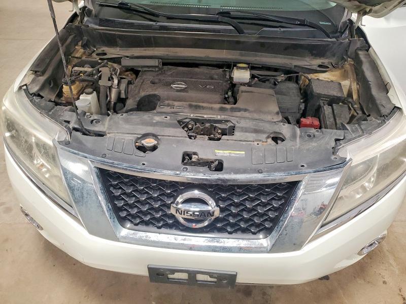 2016 Nissan Pathfinder sv