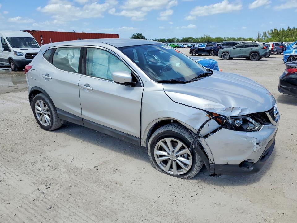 2017 Nissan Rogue Sport s