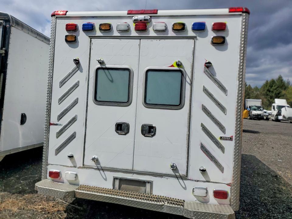 2021 Chev Rolet Express Ambulance