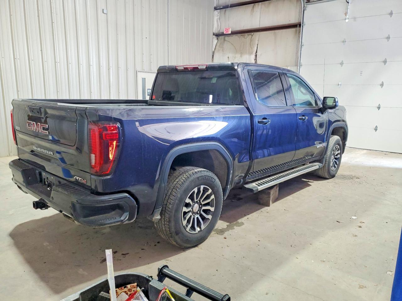 2023 GMC Sierra K1500 AT4