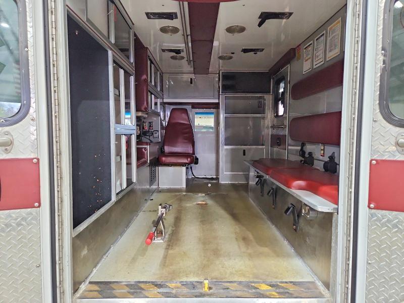 2006 Ford Econoline E350 Super Duty Cutaway Van