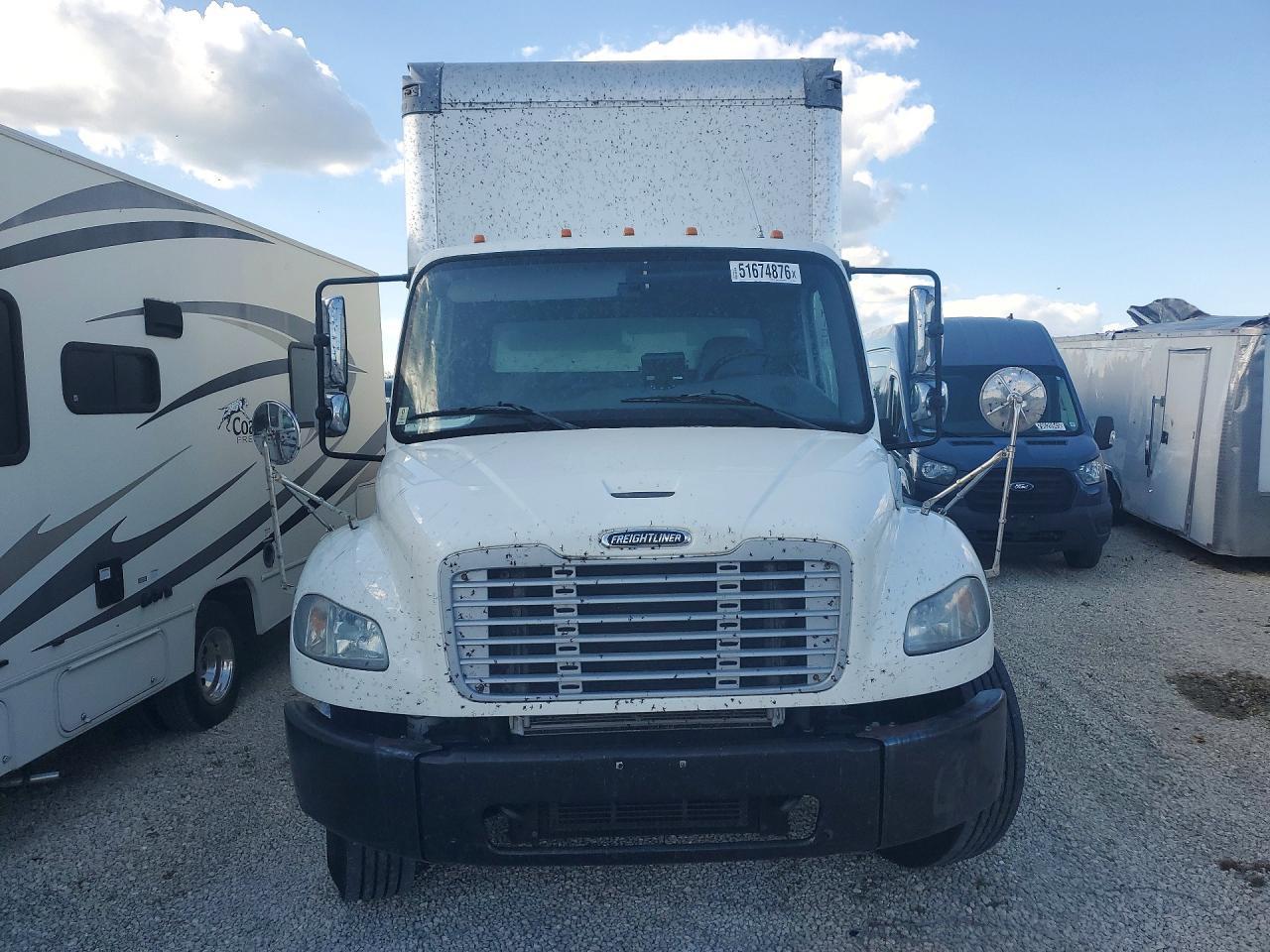 2016 Freigliner 2016 Freightliner Business Class M2 BOX Truck