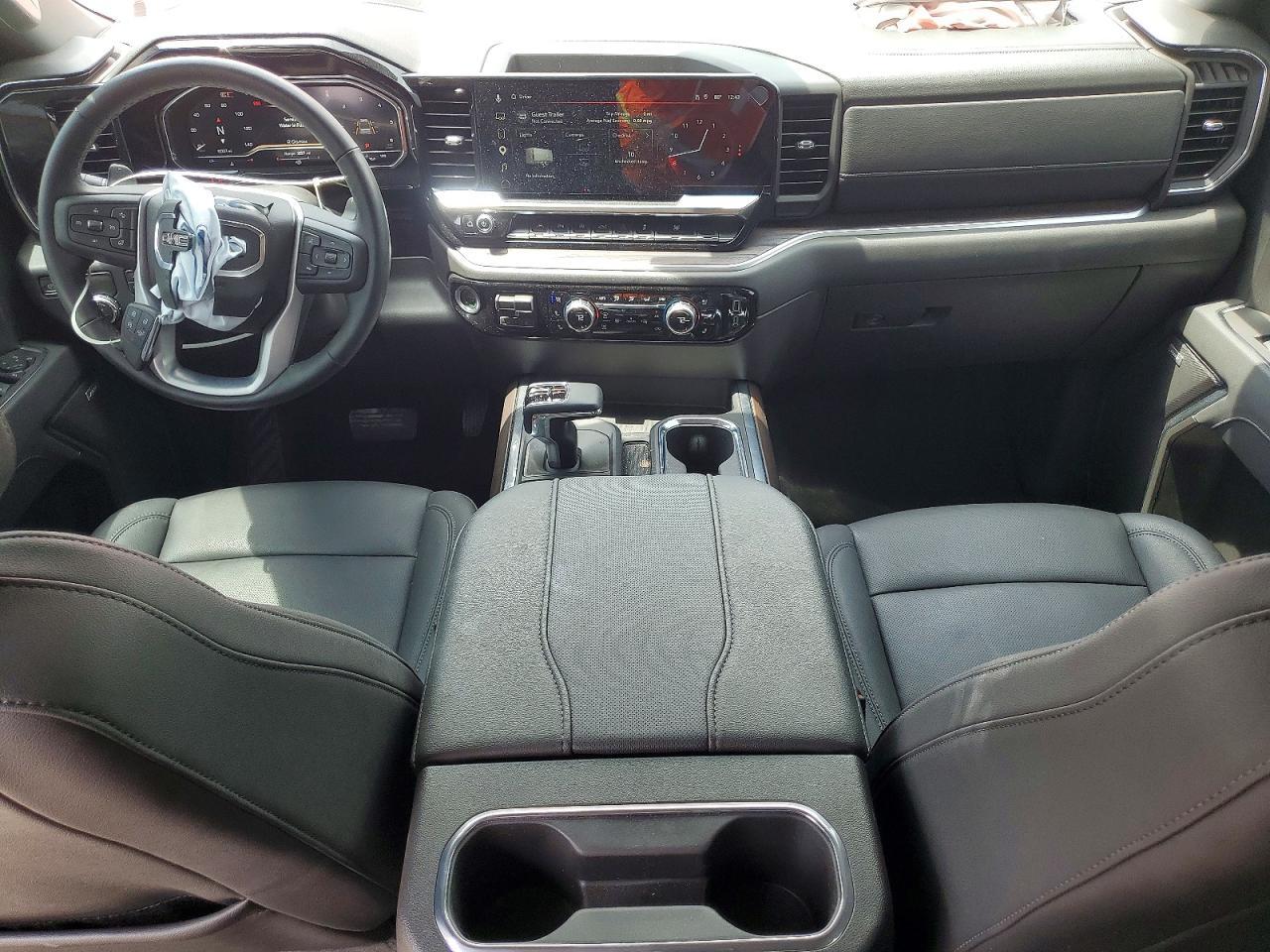 2025 GMC Sierra C1500 SLT