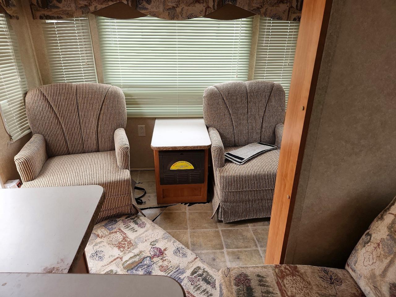 2007 Keystone Zeppeline Camper