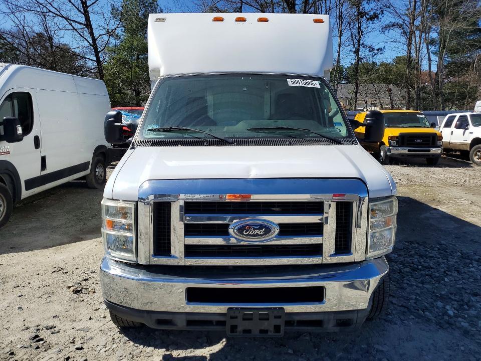 2010 Ford E350 Delivery Truck