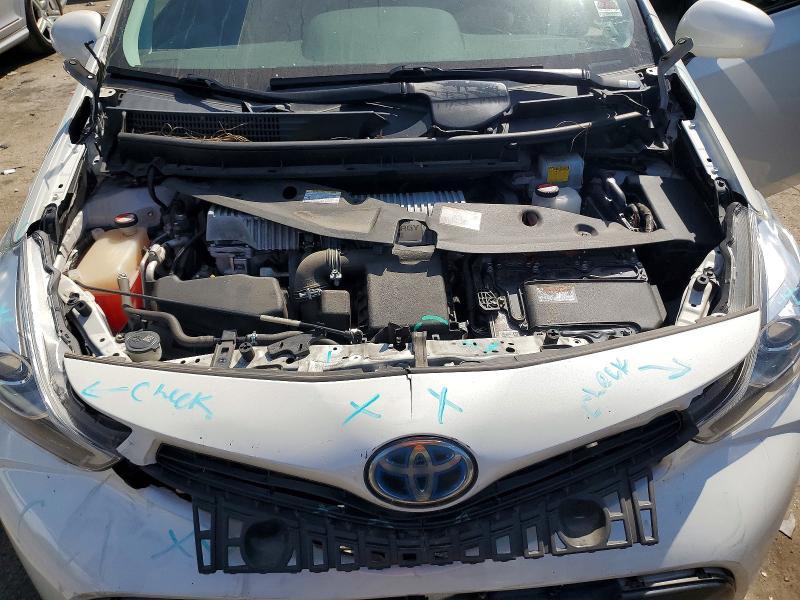 2016 Toyota Prius v Five