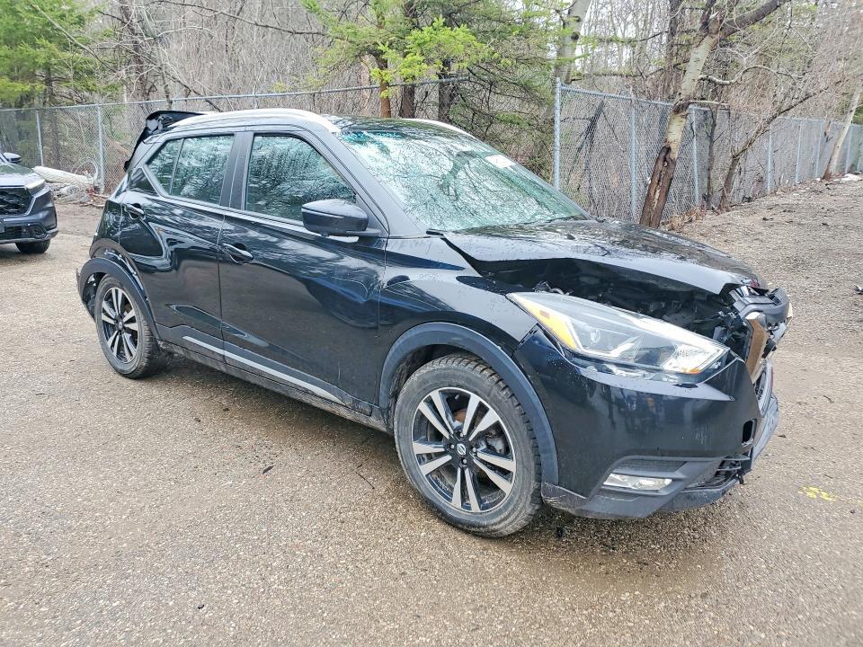 2019 Nissan Kicks s