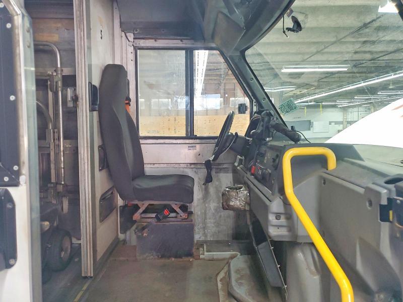 2013 Isuzu NPR