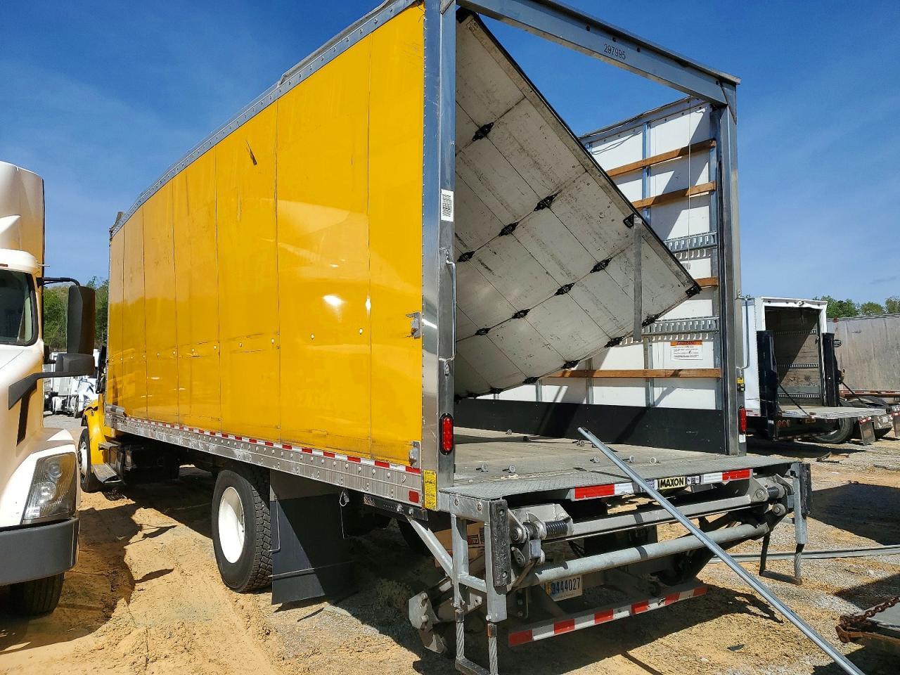 2024 Freigliner 2024 Freightliner Business Class M2 BOX Truck