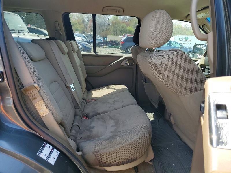 2005 Nissan Pathfinder xe