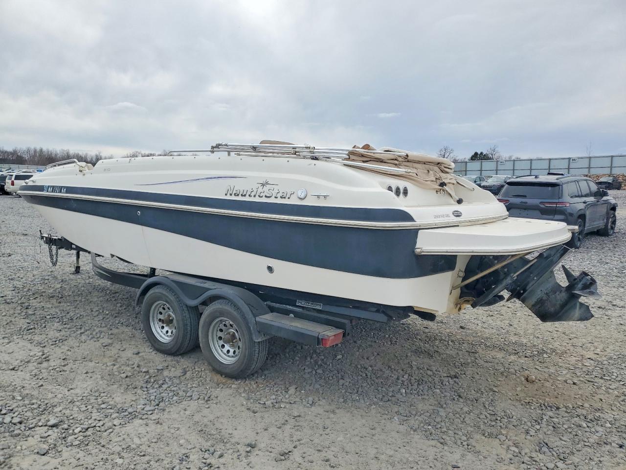 2006 Unknown Nauticstar 210 IO Deck