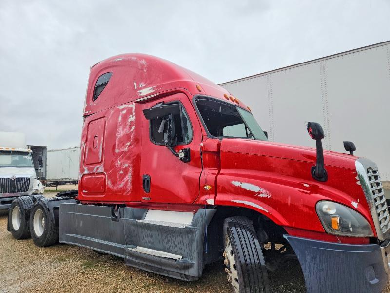 2016 Freightliner Cascadia 1