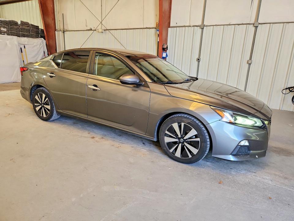 2022 Nissan Altima 2.5 sv