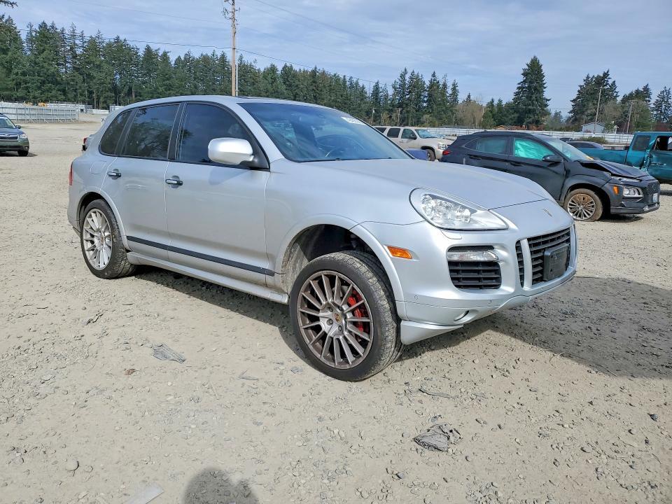 2010 Porsche Cayenne gts