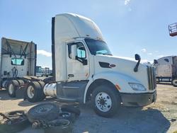 Peterbilt Vehiculos salvage en venta: 2016 Peterbilt 579 Semi Truck